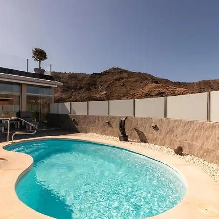 Private Pool View Over Golf Court *